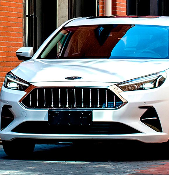 Комплектації JAC J7