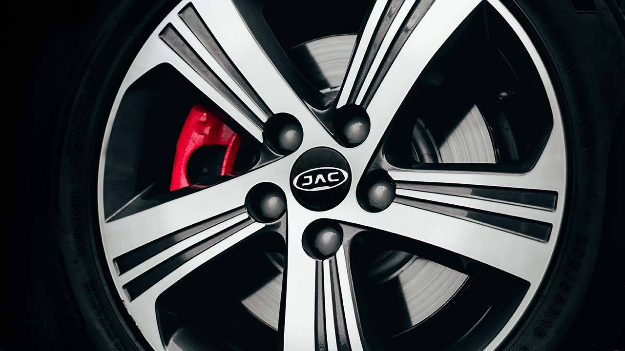 Галерея JAC JS2